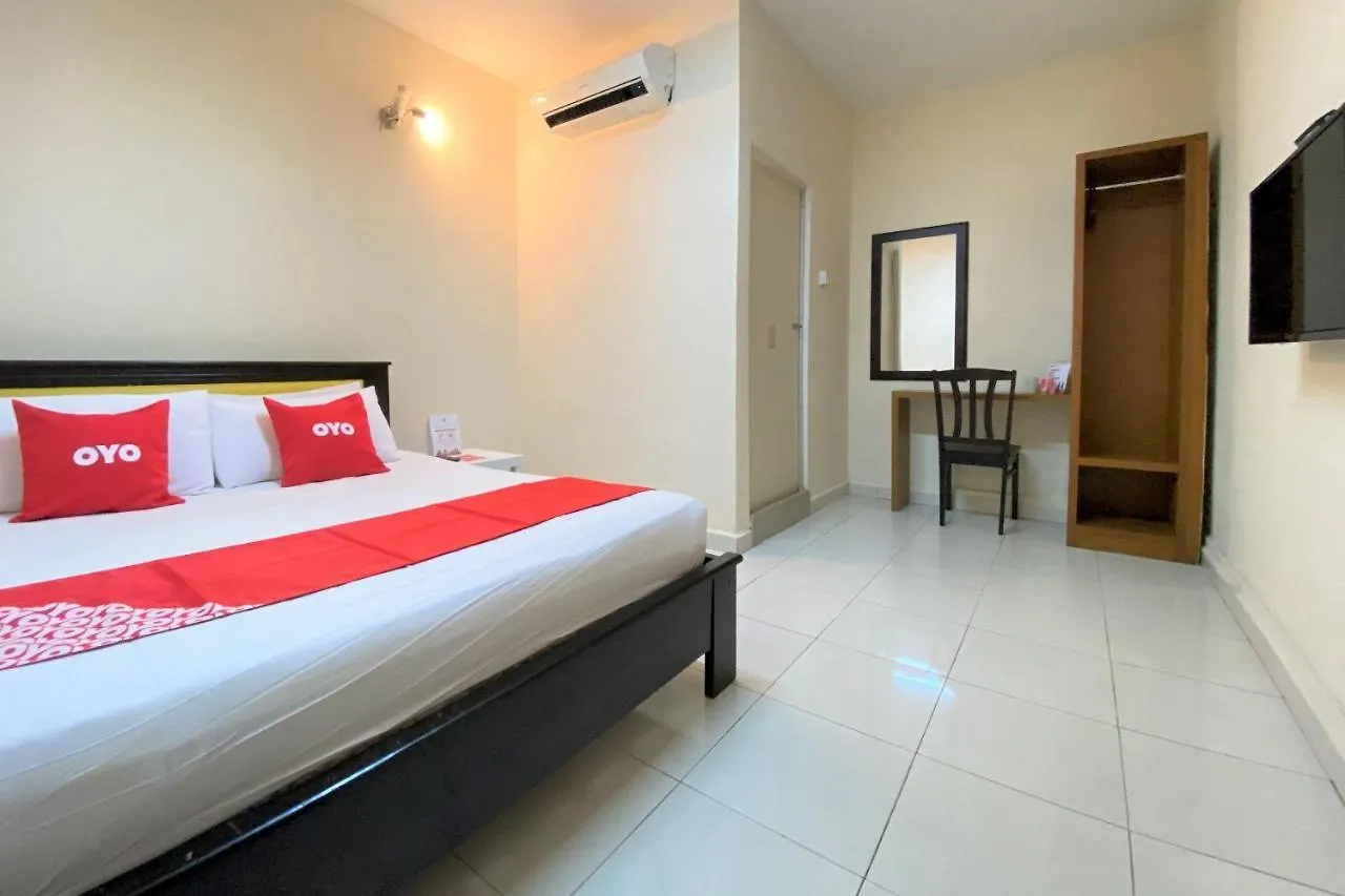 Oyo 90159 Zahaar Hotel Batu Ferringhi 2*,